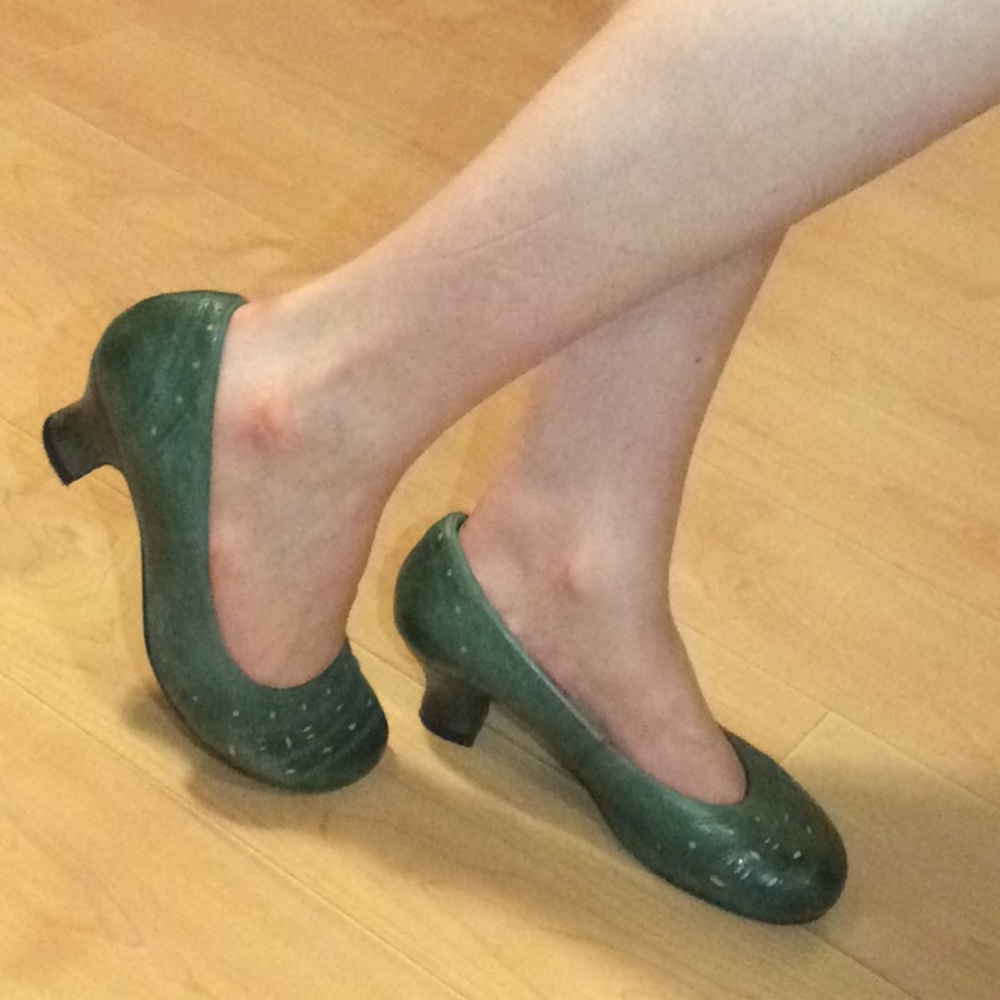 Beautiful MizMooz shoes!